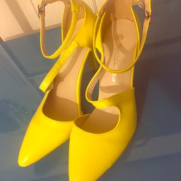 Shoes - A pair of heels